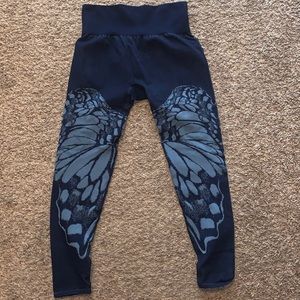 Angel wing Fabletics leggings! Only worn a couple of times. New